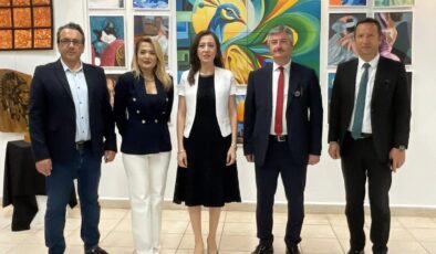 KEAL’DE RENKLERİN VE HAYALLERİN BULUŞTUĞU SERGİ